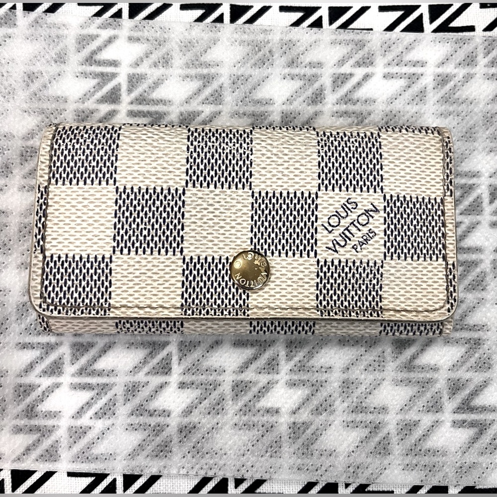 Authentic Louis Vuitton Key Case